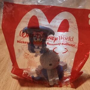 Disney Daisy Duck Soarin' Around The World Epcot McDonalds Toy